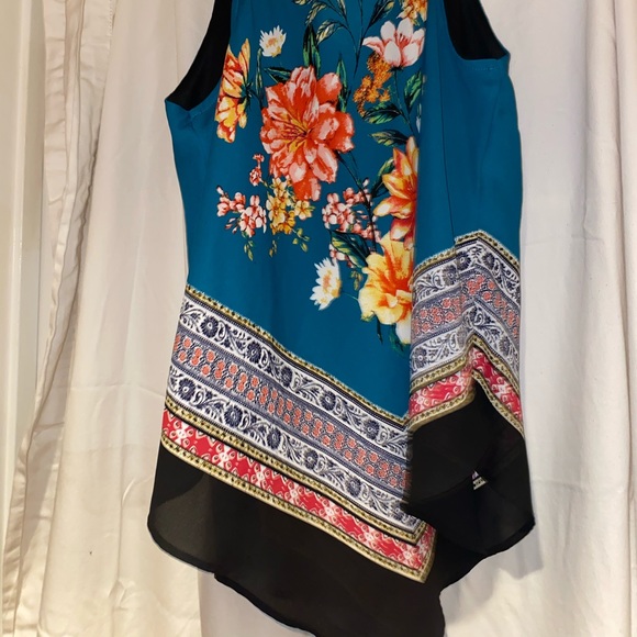 floral Tank Top - Picture 2 of 3